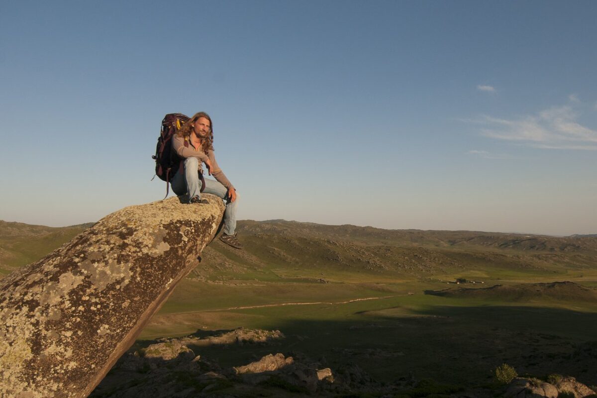 This archaeologist fights tomb raiders with Google Earth