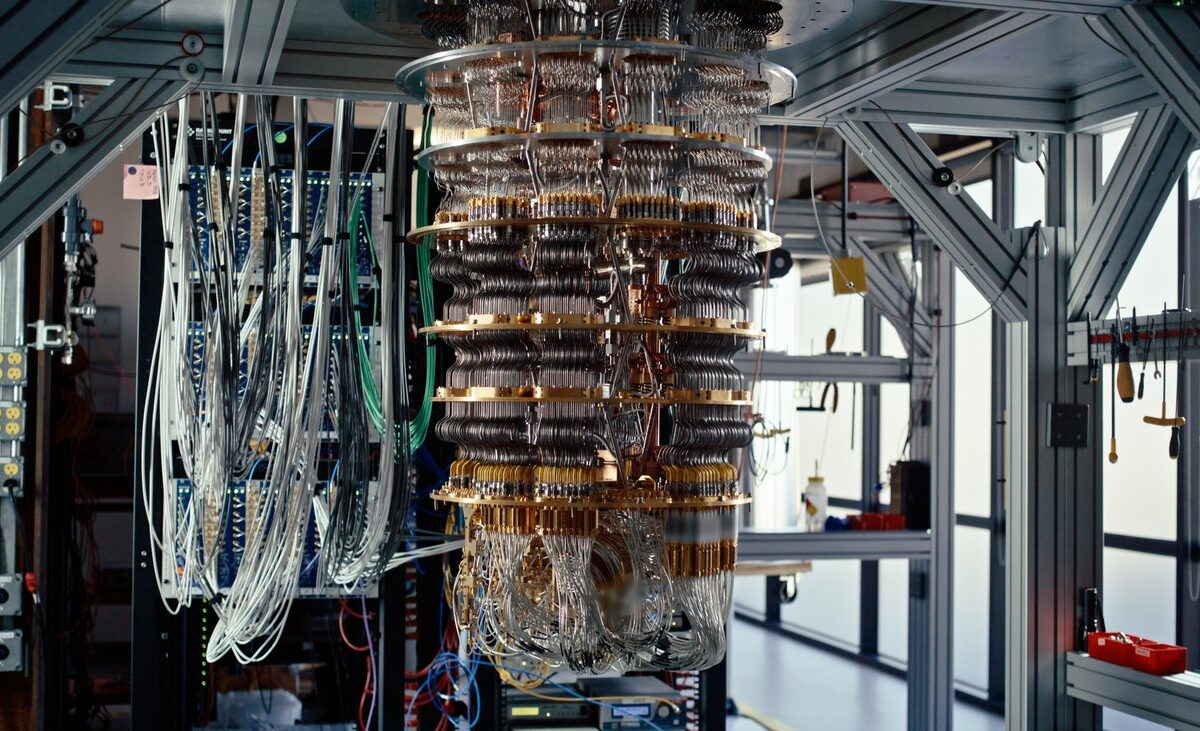 Go inside the Google Quantum AI lab to learn about how quantum computing works